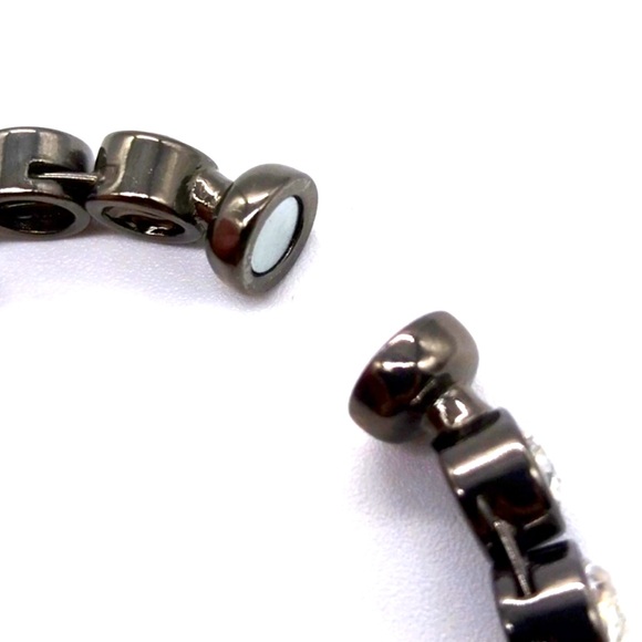 SILPADA KR Collection Hematite Bangle Bracelet made with Swarovski Crystals - Picture 4 of 5